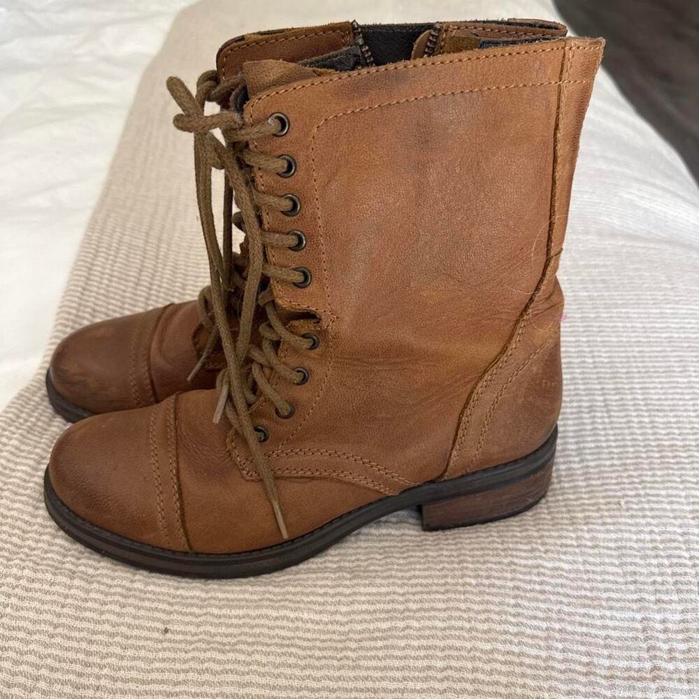 Brown leather lace up boots - Picture 3 of 5